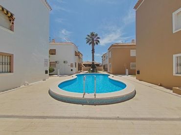 Appartement compact avec piscine à vendre à C/ Urbano Arregui  - Ur. El Paraíso -