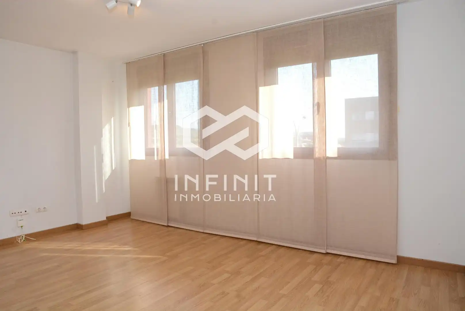 Habitación de Piso en venta en Guadalajara con Calefacción, Terraza y Trastero