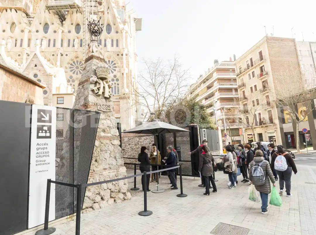 Vista exterior de Edificio en venta en Barcelona