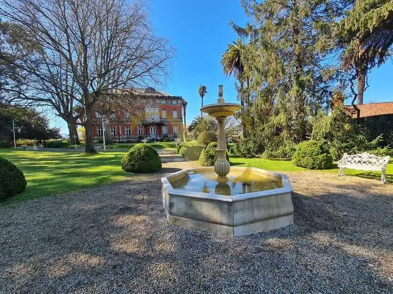 Jardí de Casa o xalet en venda en Gijón  amb Calefacció, Jardí privat i Terrassa