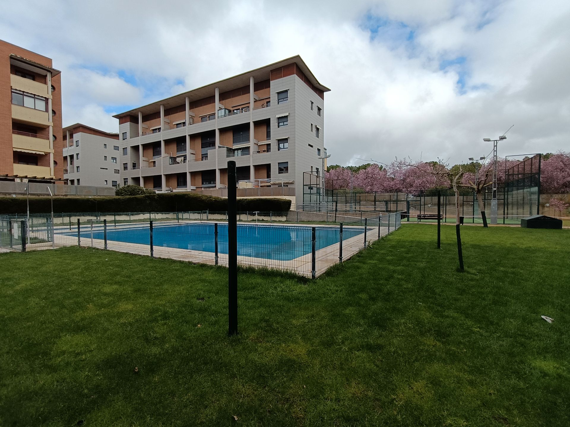 Piscina de Piso en venta en Ciudad Real Capital con Aire acondicionado, Calefacción y Trastero