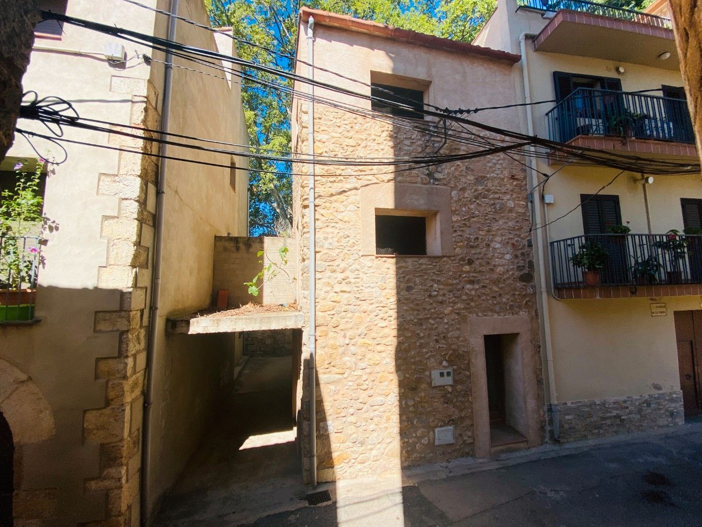 Vista exterior de Finca rústica en venda en Cabanes (Girona) amb Terrassa