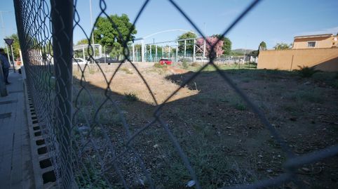 A lado de la cancha cubierta de balonmano y baloncesto, immagine 2