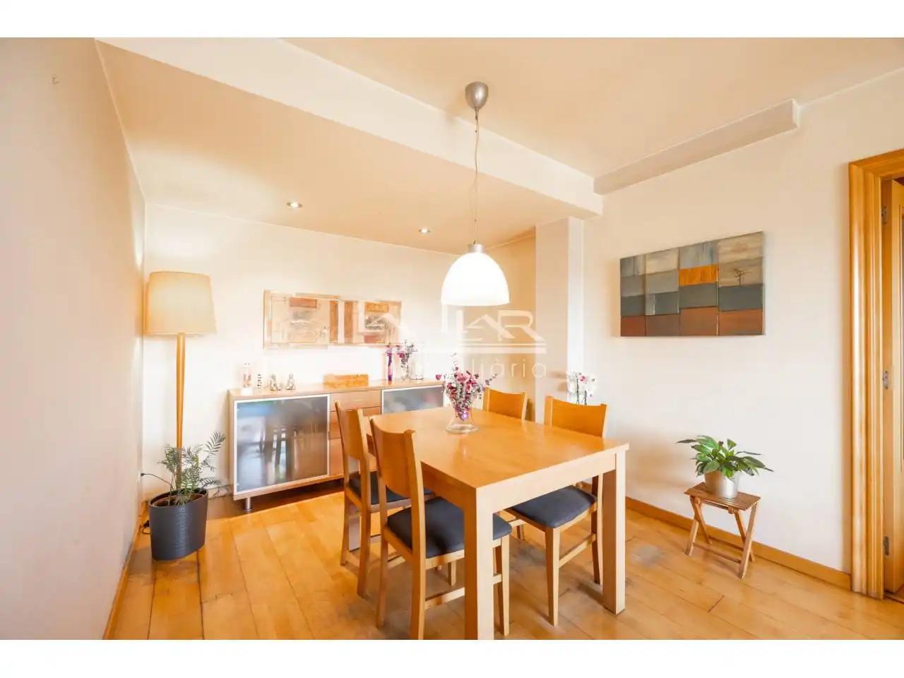 Dining room of Flat for sale in Vic  with Air Conditioner, Heating and Parquet flooring