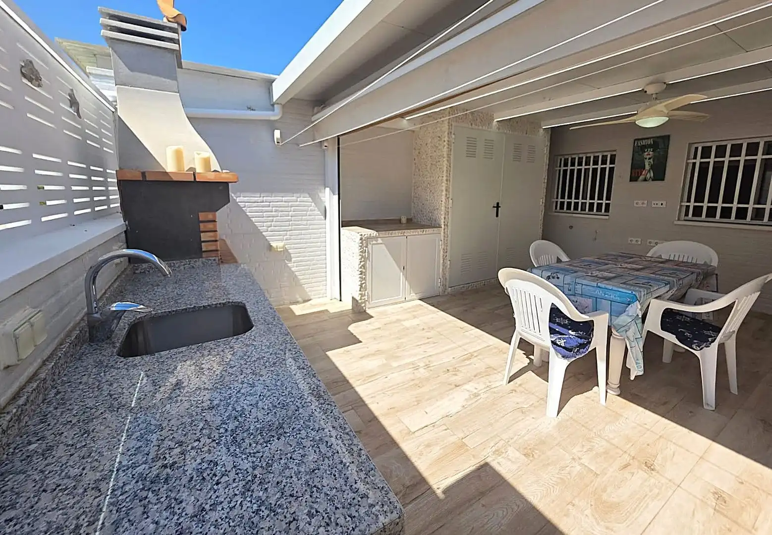 Terraza de Casa o chalet de alquiler en Santa Pola con Aire acondicionado, Jardín privado y Trastero