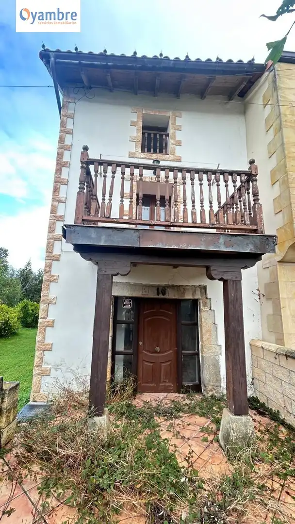 Vista exterior de Casa adosada en venda en Liendo amb Jardí privat i Terrassa