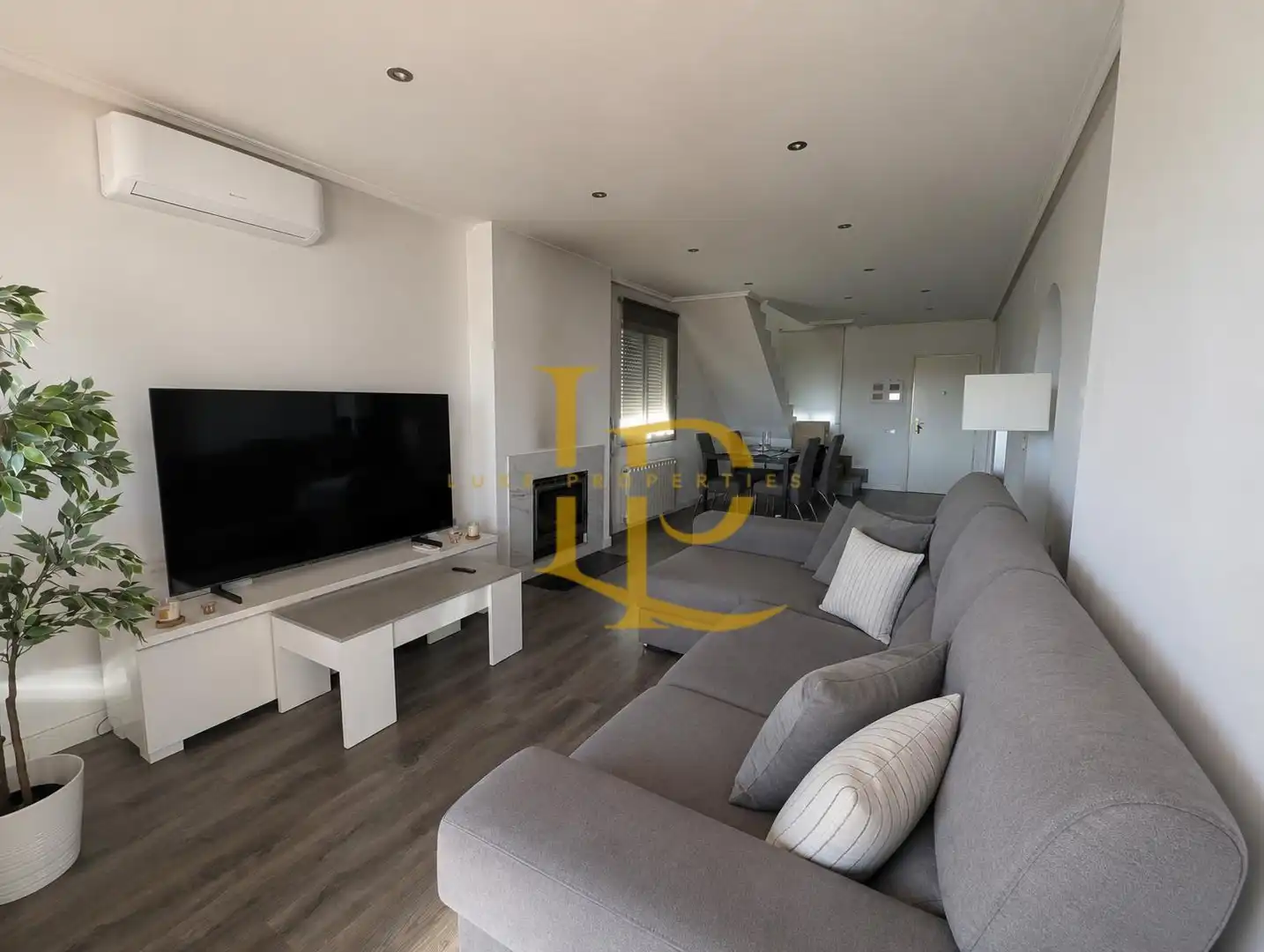 Sala de estar de Casa o chalet en venta en El Casar con Aire acondicionado, Jardín privado y Terraza