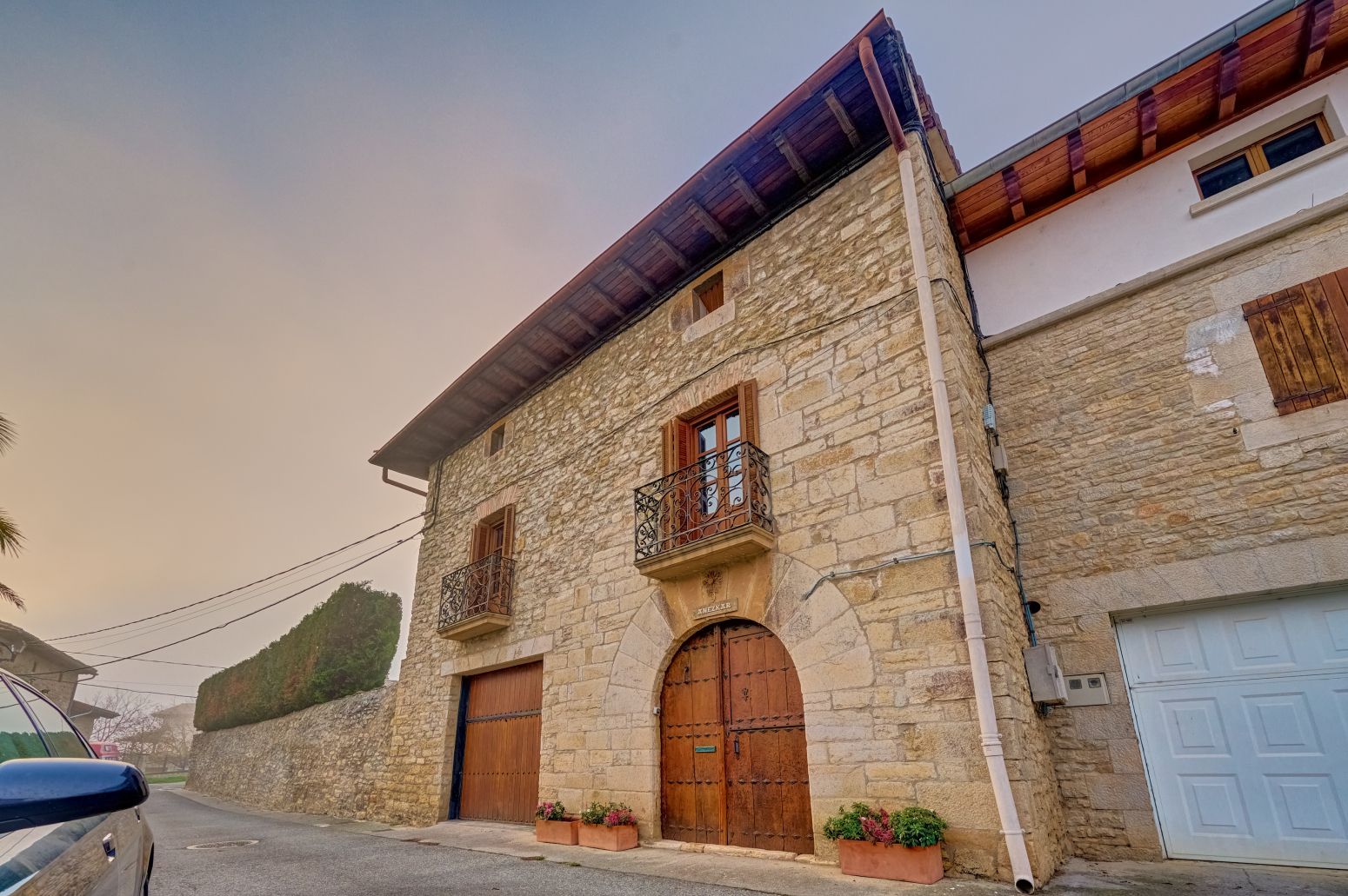 Vista exterior de Casa o xalet en venda en Echarri amb Calefacció, Terrassa i Traster