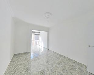 Flat for sale in  Sevilla Capital  with Storage room, Oven and Washing machine