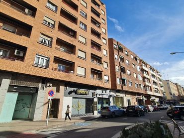 Locale commerciale in affitto a Calle la Cigüeña