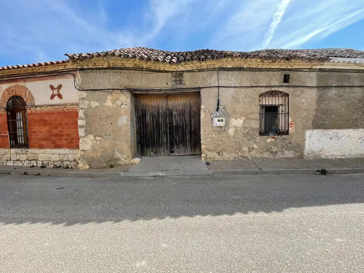 Casa rústica amb jardí en venda a Calle Caridad