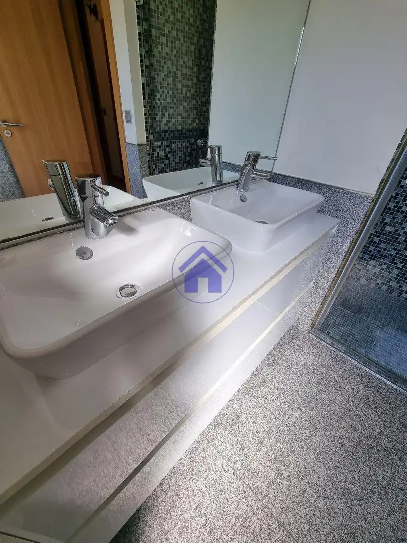 Bany de Apartament de lloguer en Vigo  amb Calefacció, Parquet i Traster