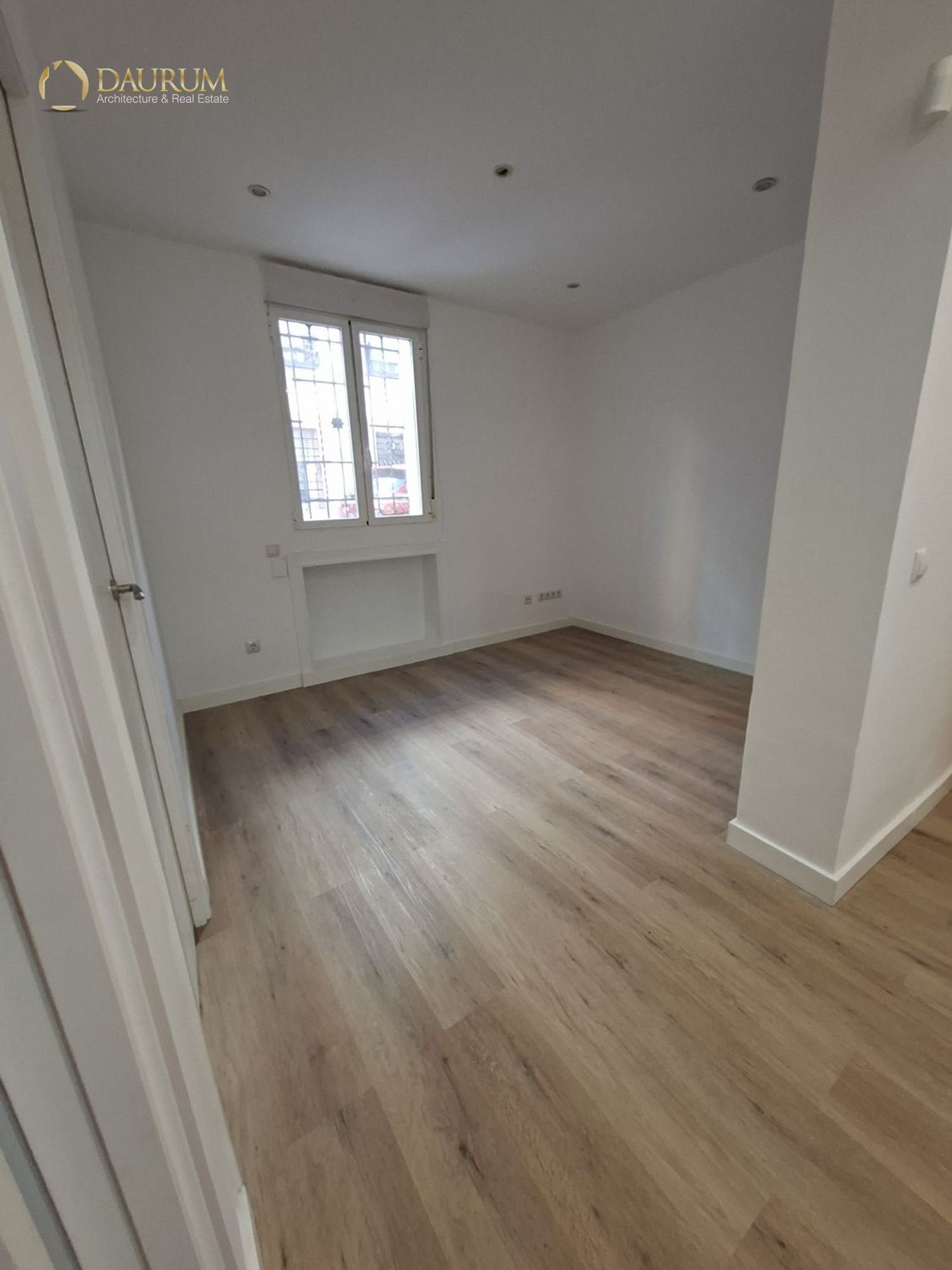 Bedroom of Flat for sale in  Madrid Capital  with Air Conditioner, Heating and Terrace