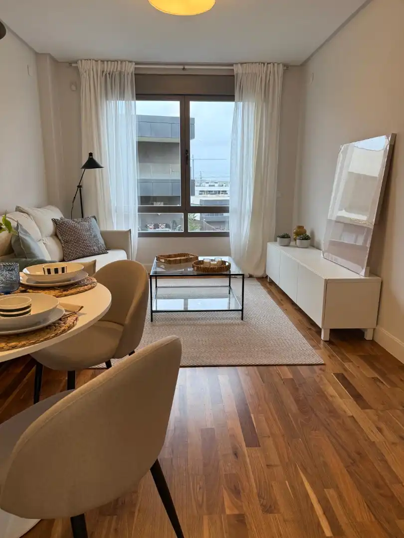Sala de estar de Apartamento de alquiler en Las Rozas de Madrid con Aire acondicionado, Calefacción y Jardín privado