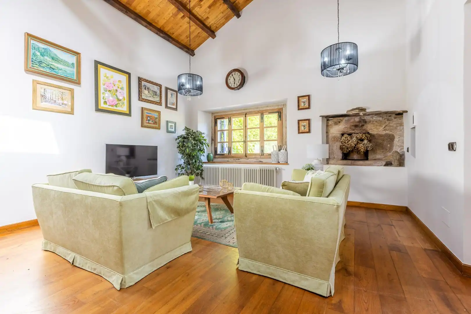 Sala de estar de Casa o chalet en venta en O Pino  con Calefacción, Jardín privado y Terraza