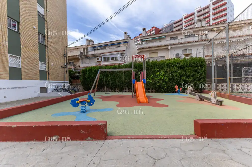 Parking de Apartamento en venta en La Pobla de Farnals con Terraza, Amueblado y Piscina comunitaria
