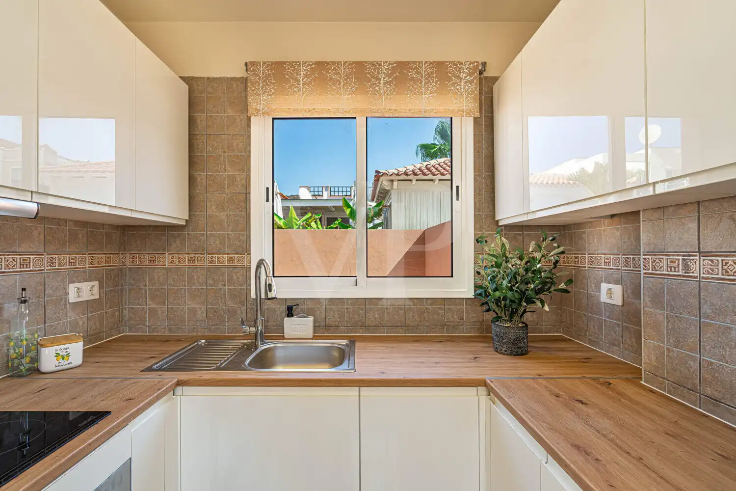 Cocina de Casa adosada en venta en Arona con Terraza y Piscina comunitaria