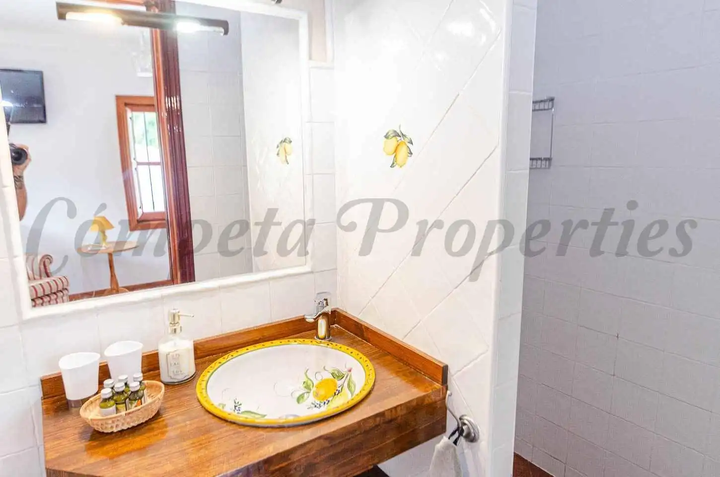 Houses for sale in Canillas de Albaida, Málaga