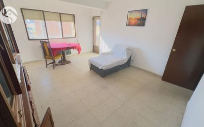 Flat for sale in Reyes Católicos - Paseo San Antonio