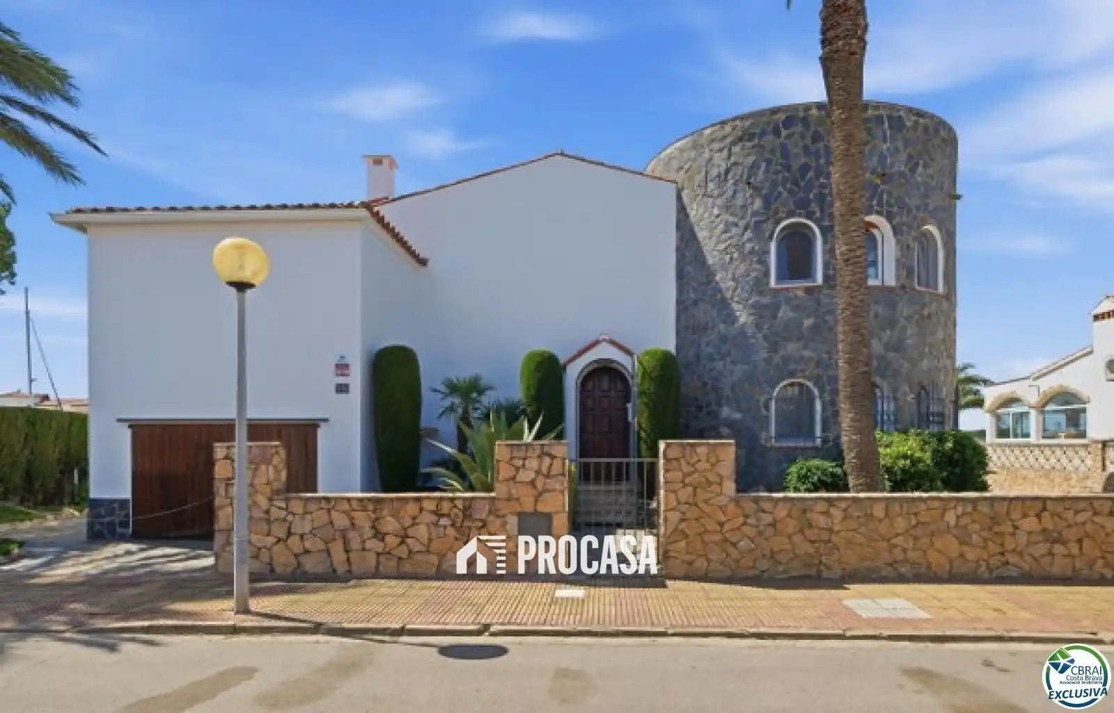 Vista exterior de Casa o xalet en venda en Roses amb Aire condicionat