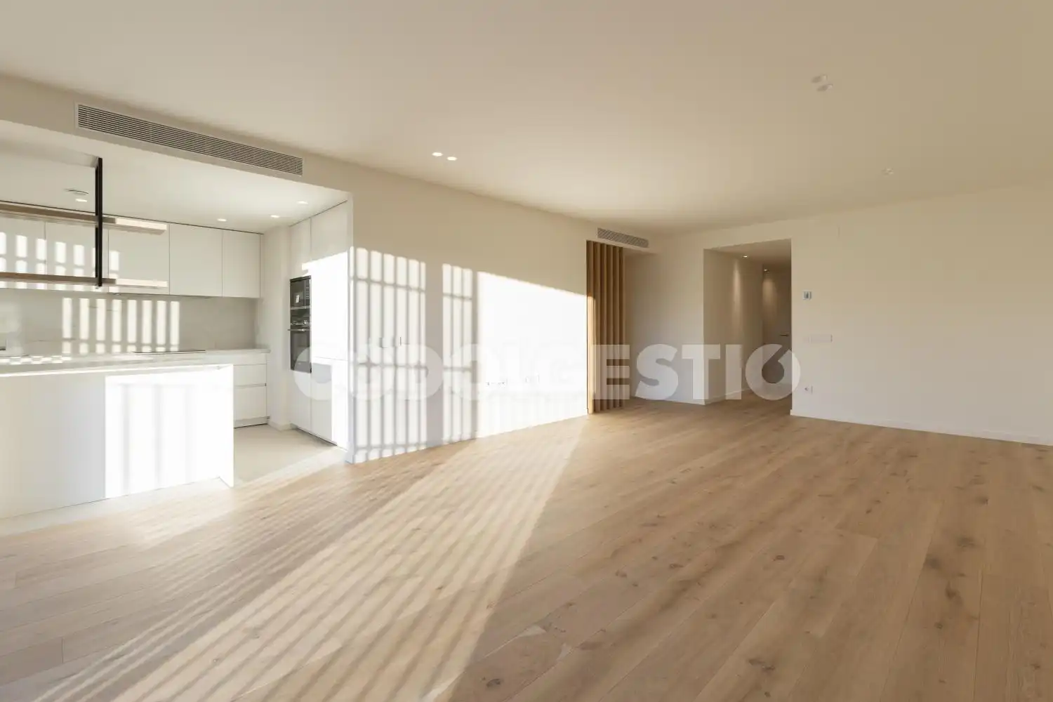 Flat for rent in Mossèn Gudiol, 9, Centre