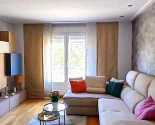 Sala d'estar de Apartament en venda en San Andrés del Rabanedo amb Calefacció, Terrassa i Traster