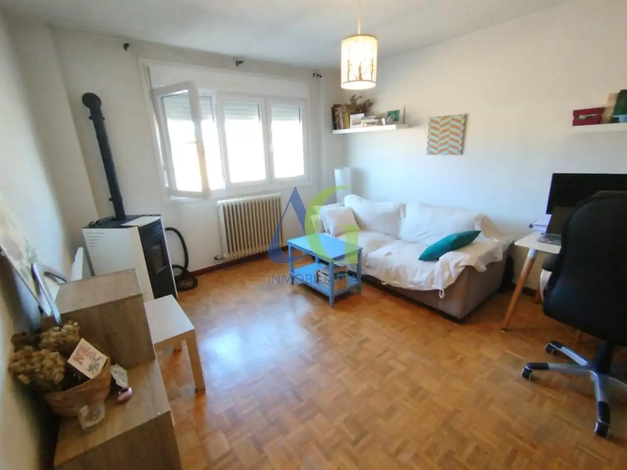 Sala de estar de Apartamento en venta en Villaquilambre con Calefacción y Trastero