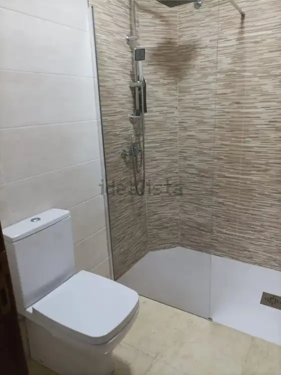 Baño de Casa o chalet en venta en San Cibrao das Viñas con Calefacción, Jardín privado y Parquet