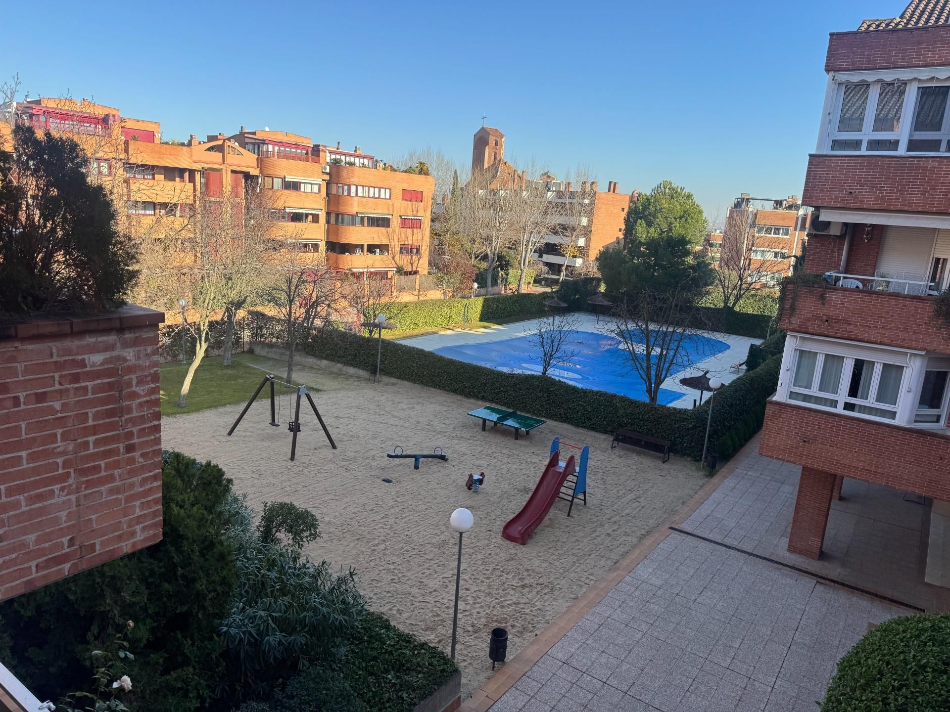 Piscina de Pis de lloguer en Pozuelo de Alarcón amb Aire condicionat, Calefacció i Jardí privat