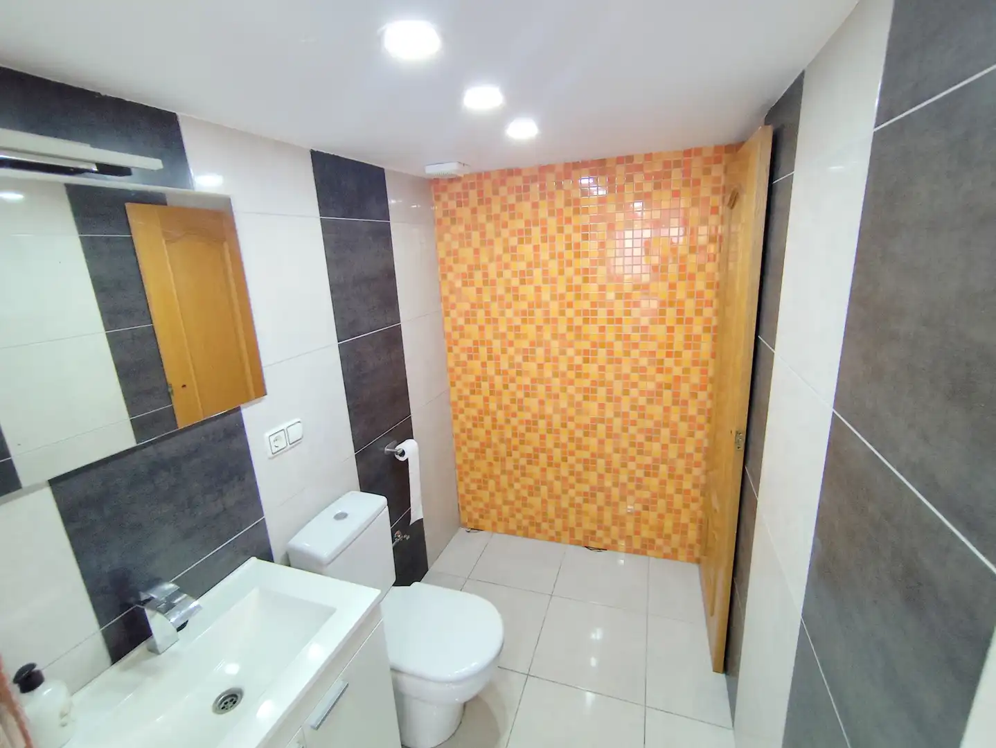 Baño de Piso en venta en Vilanova del Camí con Calefacción, Terraza y Trastero