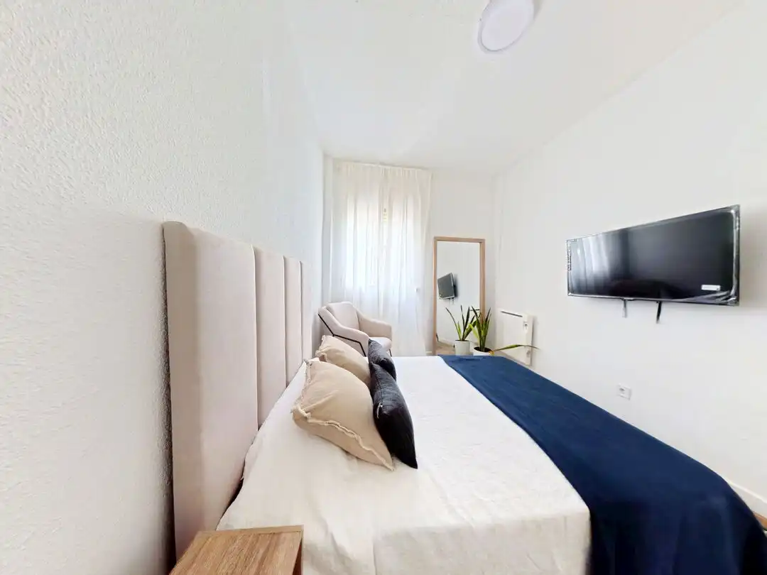 Bedroom of Flat for sale in Madrid  with Heating and Furnished