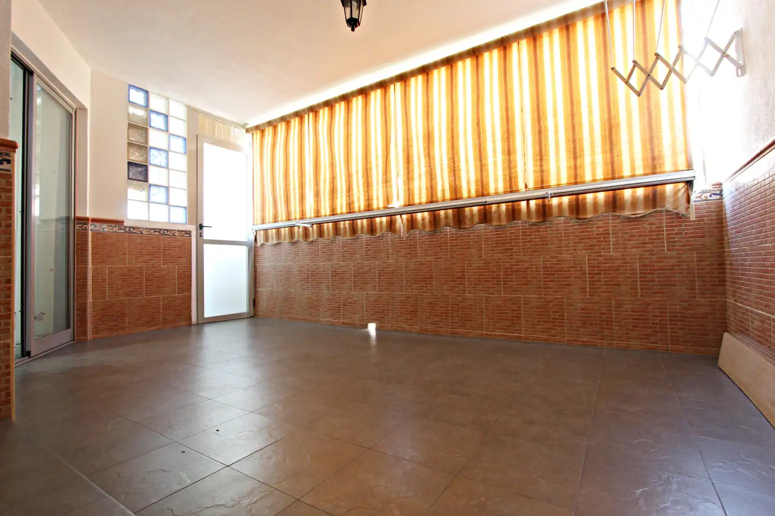 Wohnung zum Verkauf in Aldaia mit Terrasse und Abstellraum