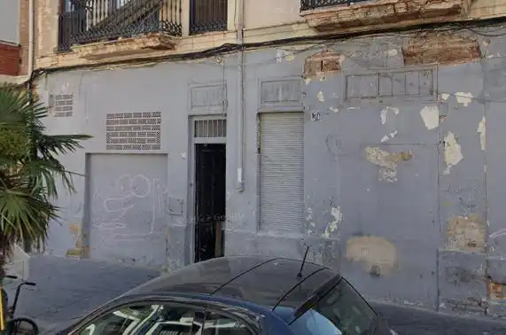Vista exterior de Local en venda en Valencia