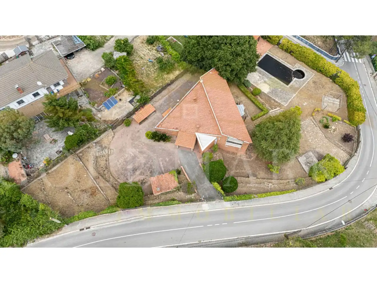 Vista exterior de Casa o xalet en venda en Corbera de Llobregat amb Aire condicionat, Calefacció i Jardí privat