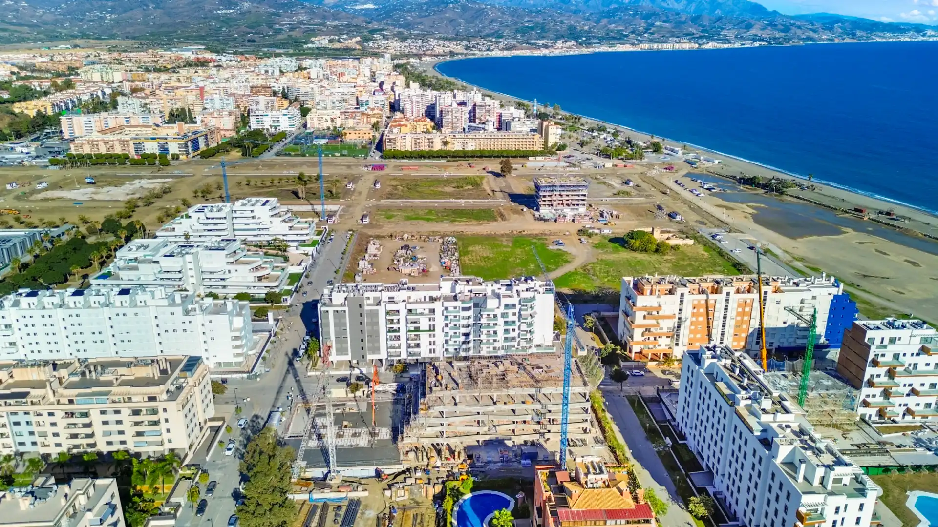 Außenansicht von Dachboden zum Verkauf in Vélez-Málaga mit Klimaanlage, Terrasse und Möbliert