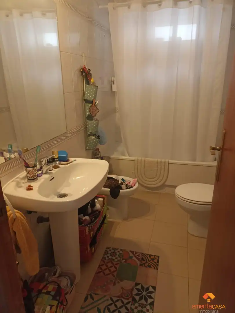 Badezimmer von Wohnungen zum Verkauf in Cáceres mit Heizung, Terrasse und Balkon