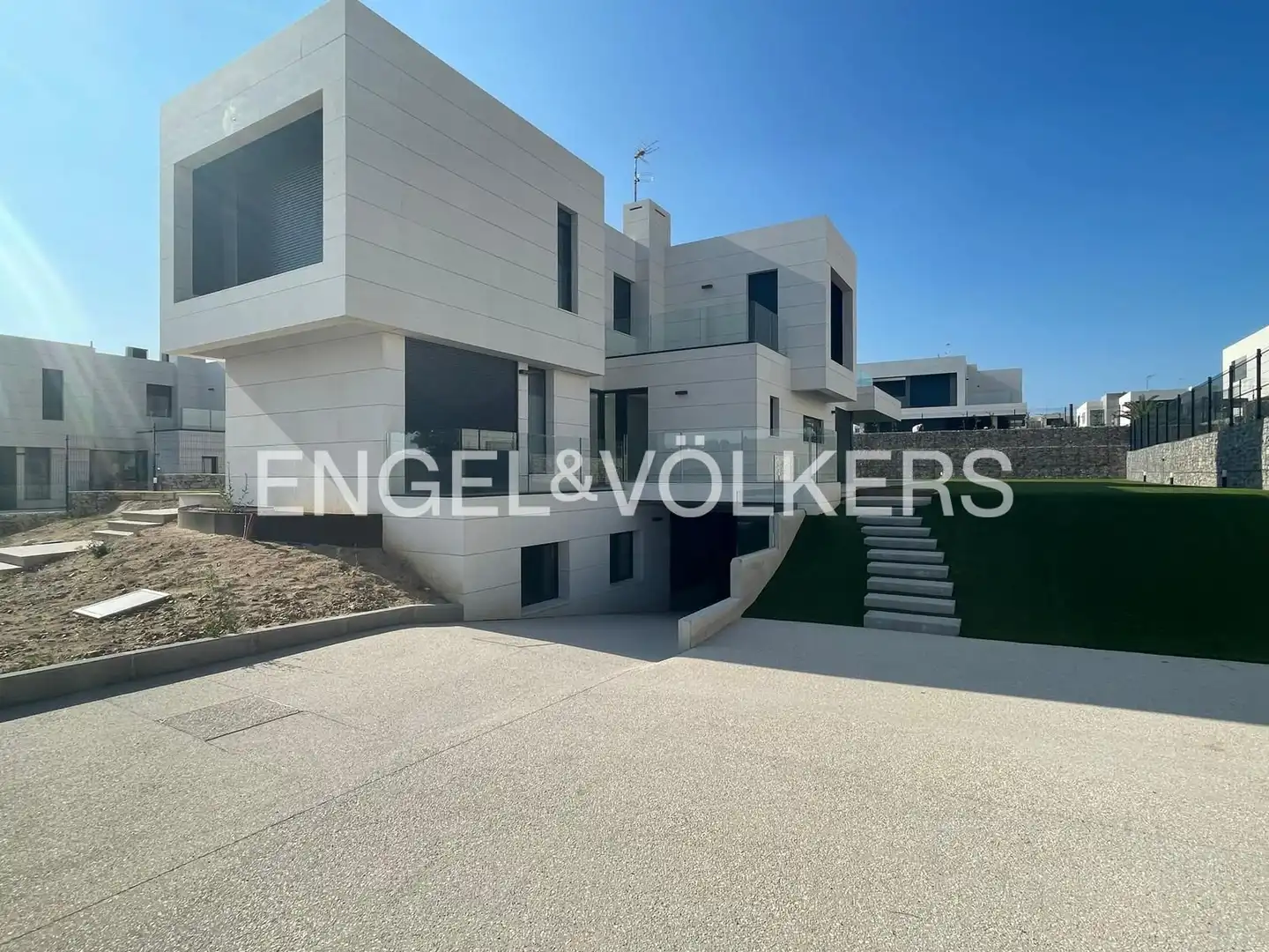 Vista exterior de Casa o chalet de alquiler en Majadahonda con Aire acondicionado, Calefacción y Jardín privado