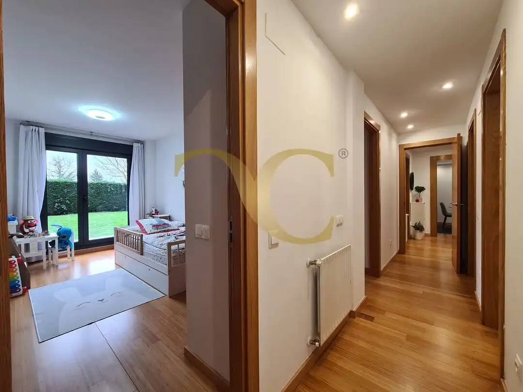 Wohnung zum Verkauf in Oviedo  mit Heizung, Privatgarten und Terrasse