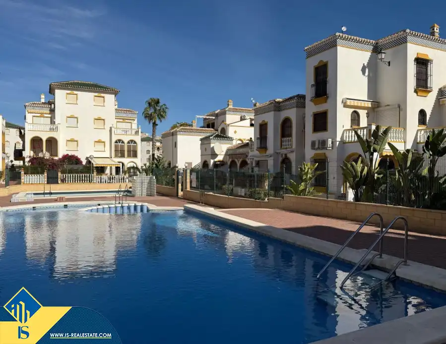 Bungalow avec piscine à vendre à La Mata