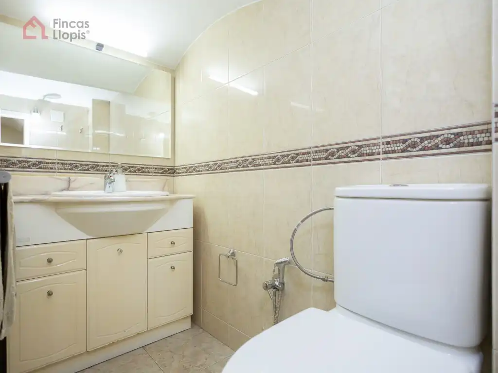 Bany de Local en venda en Barcelona