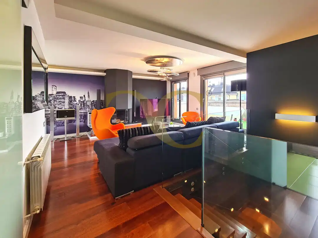 Wohnzimmer von Maisonette zum Verkauf in Oviedo  mit Heizung, Privatgarten und Terrasse