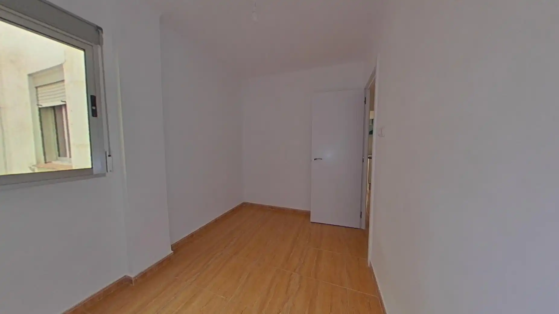 Flat with terrace for sale in Calle Calle Virgen de los Desamparados, imagen 5