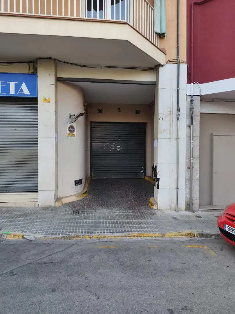 Einzelparkplatz zum Verkauf in Carrer de la Hispanitat