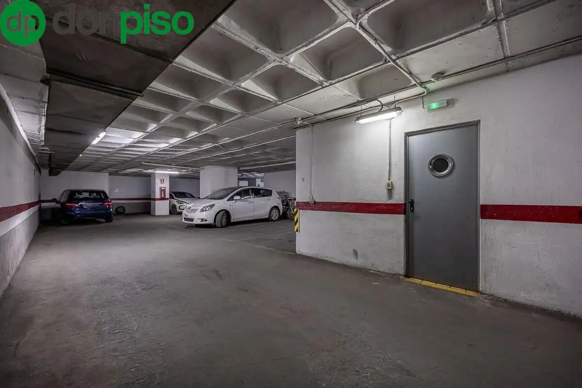 Parking of Flat for sale in Granada  with Air Conditioner, Heating and Terrace