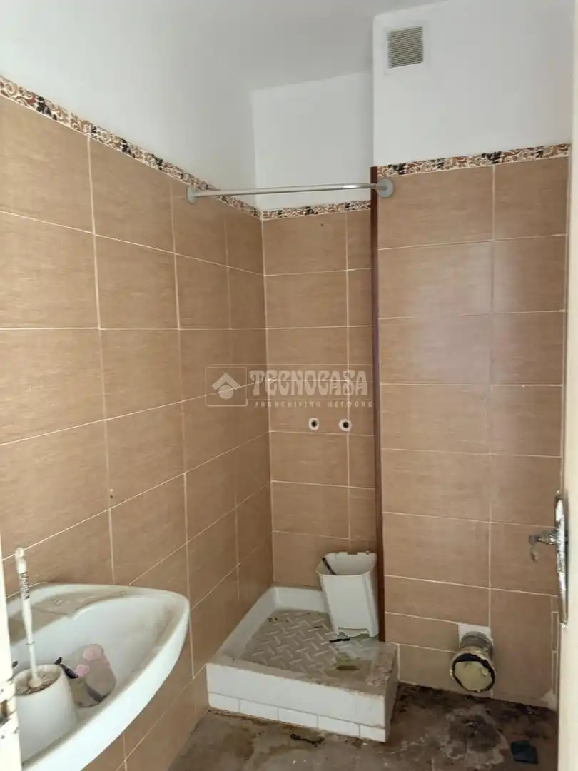 Baño de Piso en venta en Utrera con Aire acondicionado, Calefacción y Balcón