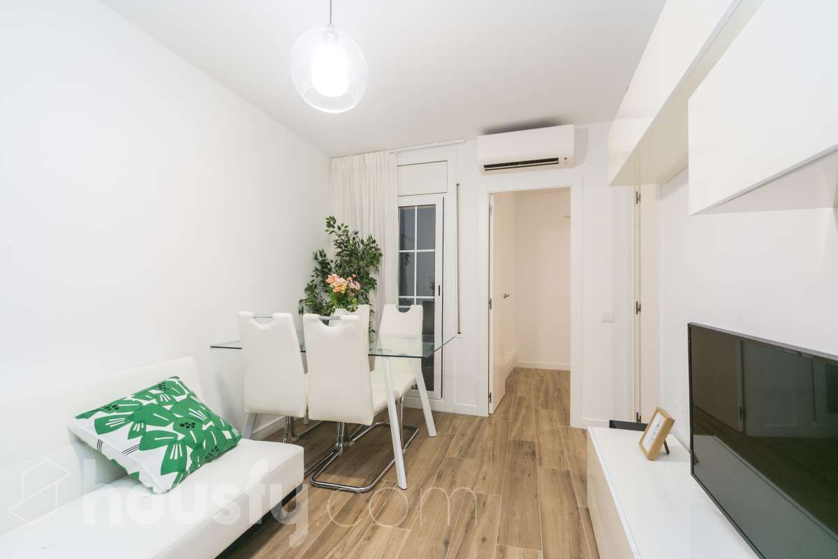 Dormitori de Pis en venda en  Barcelona Capital amb Terrassa