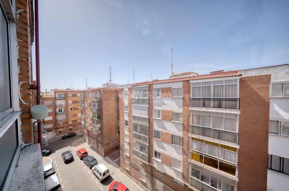 Vista exterior de Piso en venta en Valladolid