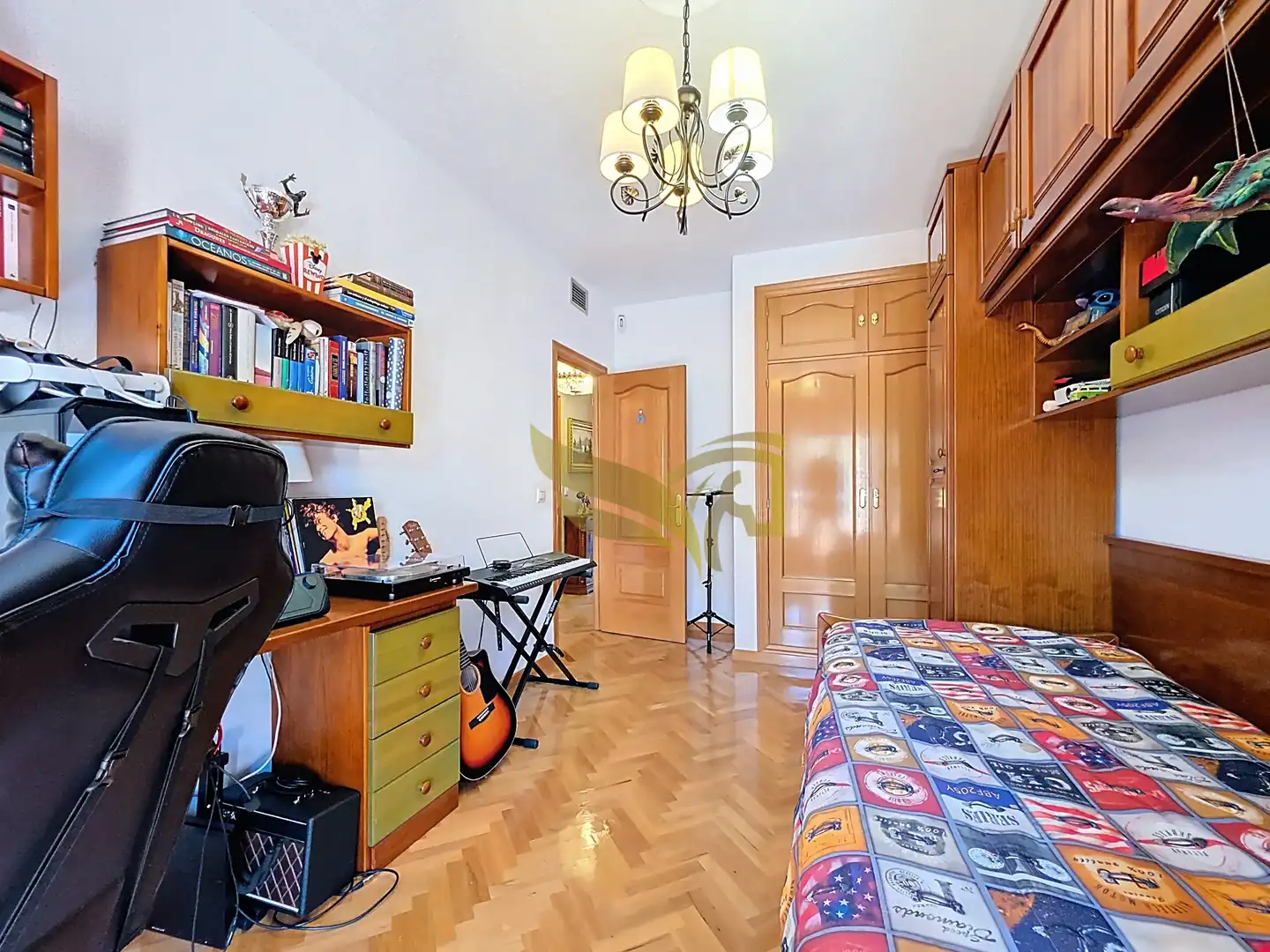 Habitación de Casa adosada en venta en Aranjuez con Aire acondicionado, Calefacción y Jardín privado