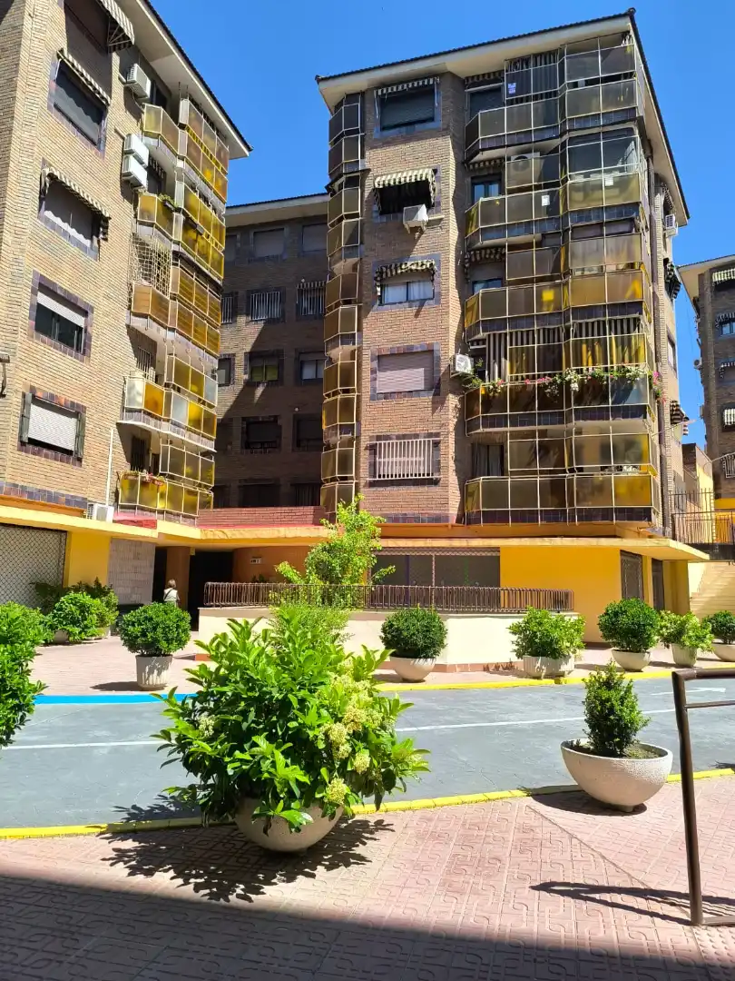 Wohnung zur Miete in Camino de Ronda, 212, Pajaritos