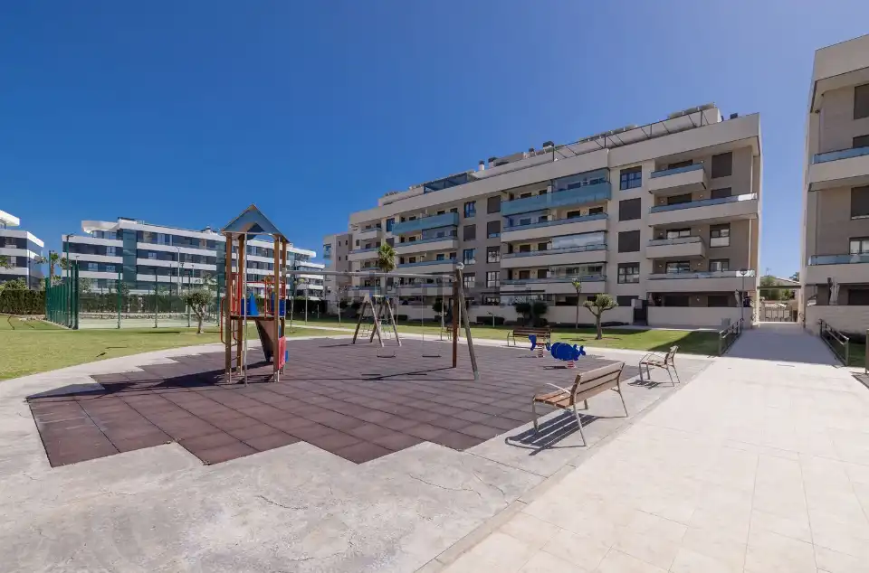 Vista exterior de Piso en venta en Torremolinos con Aire acondicionado, Calefacción y Terraza